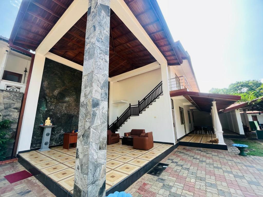 Yala Visit Villa Tissamaharama Exteriör bild